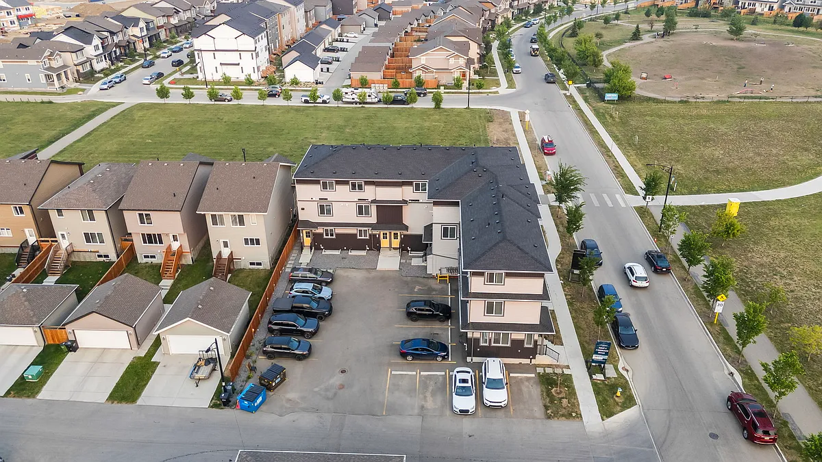 Building Photo - 1025 Paisley Dr SW #8