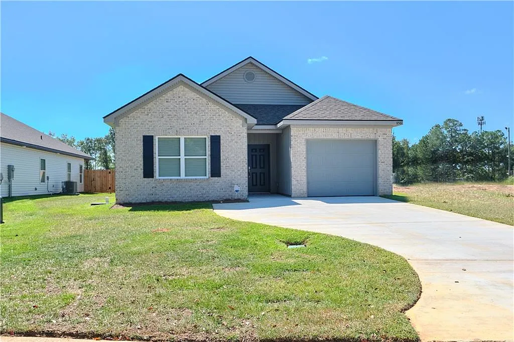 3 bed, 2.0 bath, 1580 sqft, $2,300 — Photo 2