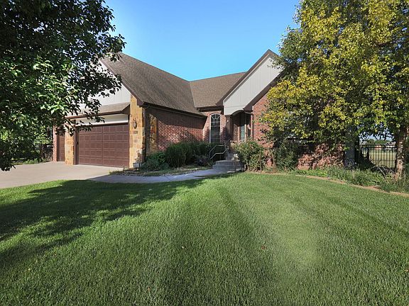 3rd image of 3045 N Willow Crk