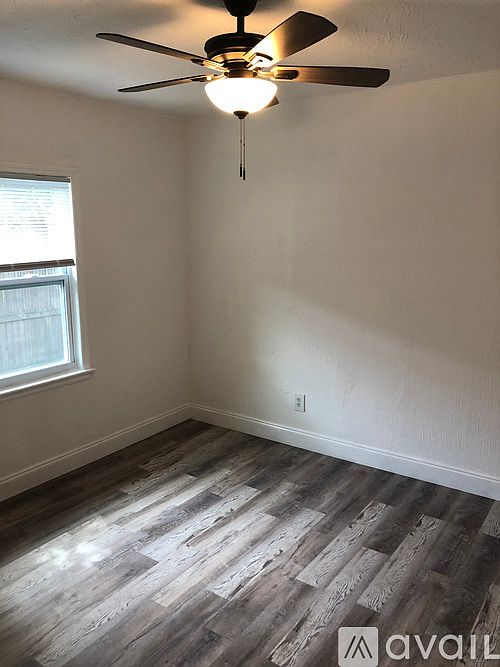1st image of 527 13th Ave NW #527