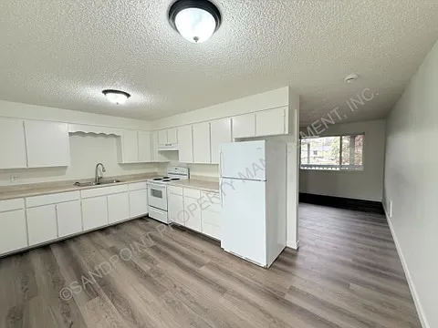 1315 Hickory St #9 — Photo 11