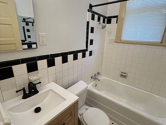 3rd image of 4325 Junius St
