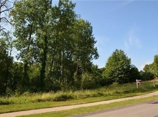 557 Macleod Dr, Gibsonia, PA 15044