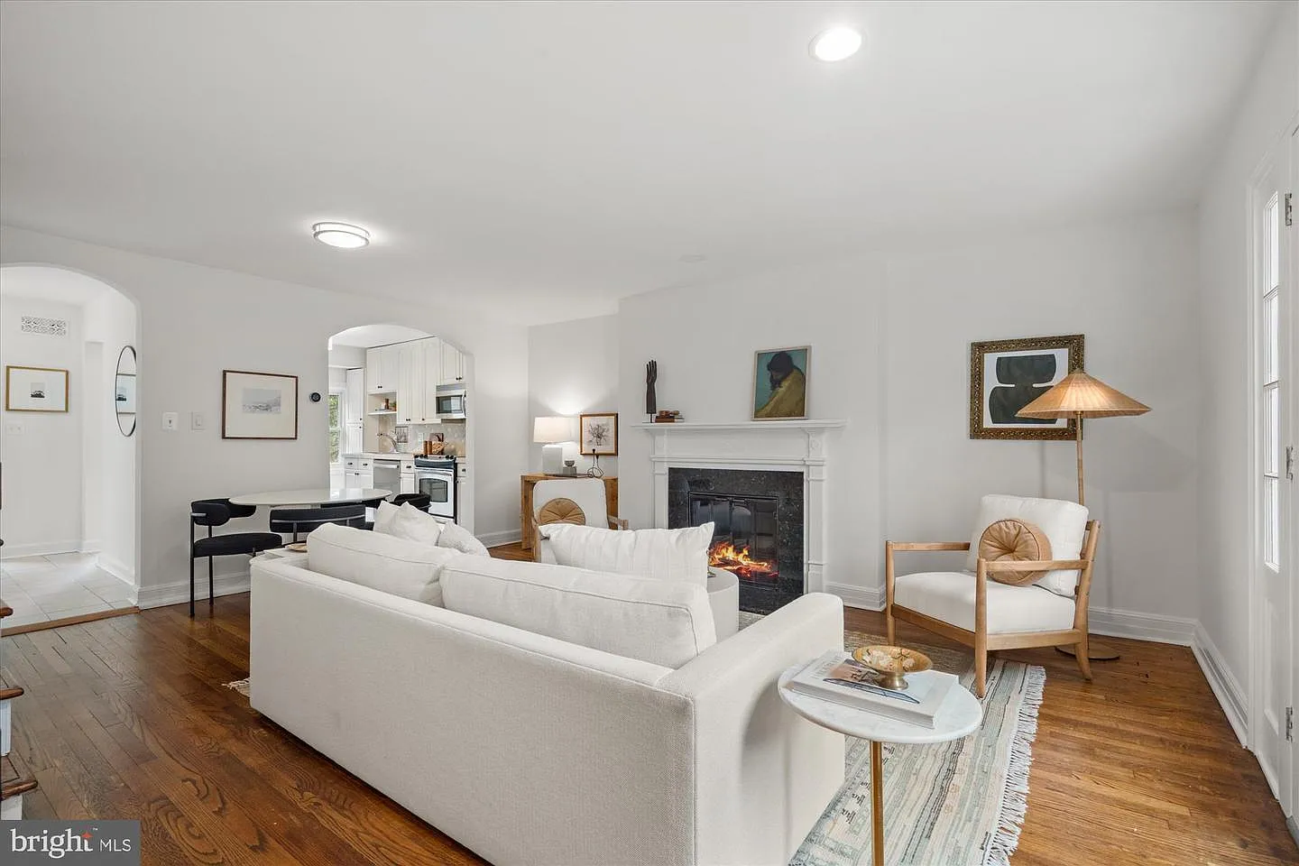 3 bed, 1728 sqft, $4,300 — Photo 4