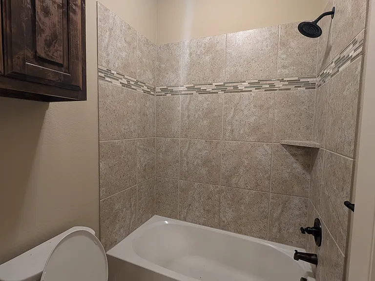 591 Deverson Dr — Photo 22
