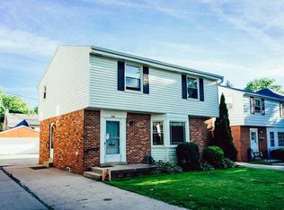 349 E Day Ave, Whitefish Bay, WI 53217