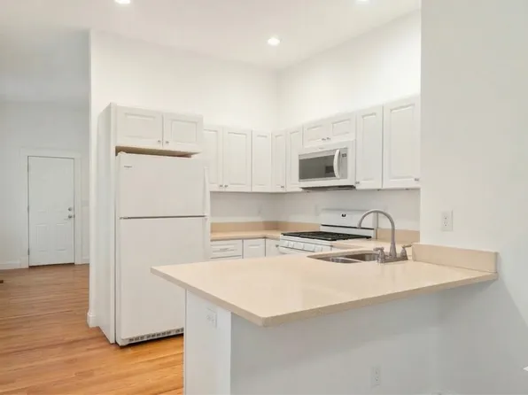 172-174 Auburn St #2, Cambridge, MA 02139