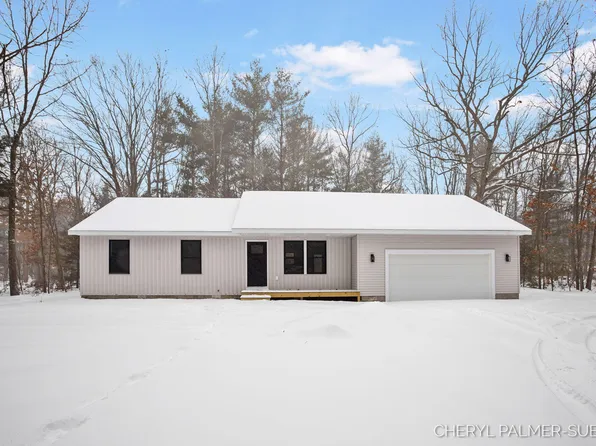 2223 Strand Rd, Muskegon, MI 49445