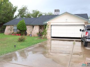 2011 S Pepper Tree Cir, Carlsbad, NM 88220