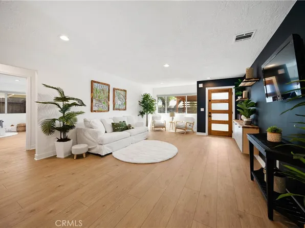 7851 Texhoma Ave, Northridge, CA 91325