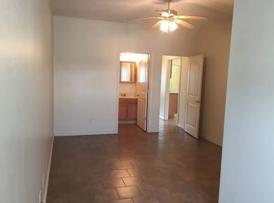 Easy Living Apartments — Photo 2