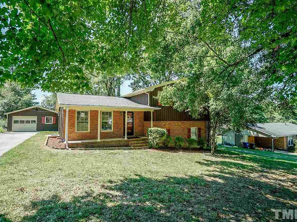 1st image of 4017 Chaucer Dr