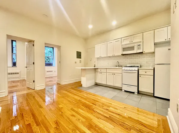 59 West Tenth Street image 1 of 11