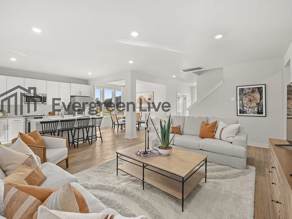 575 Foxglove Ln