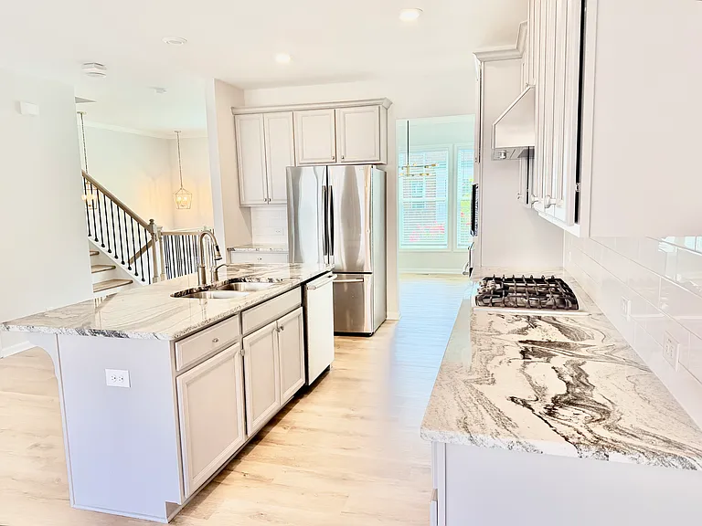 860 Sunset Park Dr — Photo 11