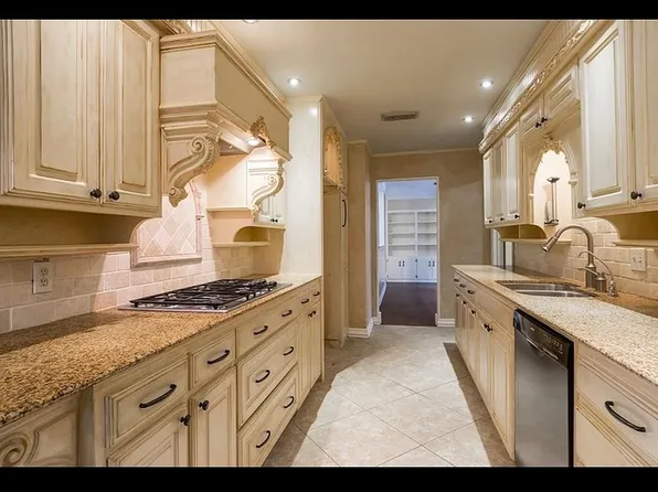 103 W Oak Valley Dr, Colleyville, TX 76034