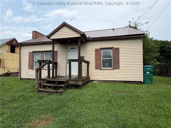 128 Taylor St, Hurricane, WV 25526