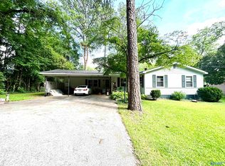 302 Riverside Dr, Gadsden, AL 35903