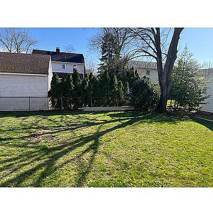3rd image of 5 Linden Pl
