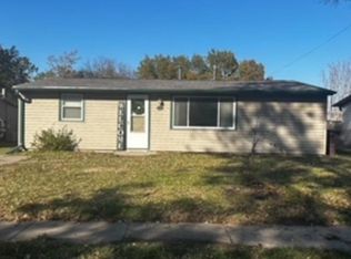 7320 Cuming St, Lincoln, NE 68507