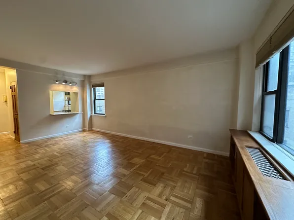 240 East 46th Street image 6 of 13