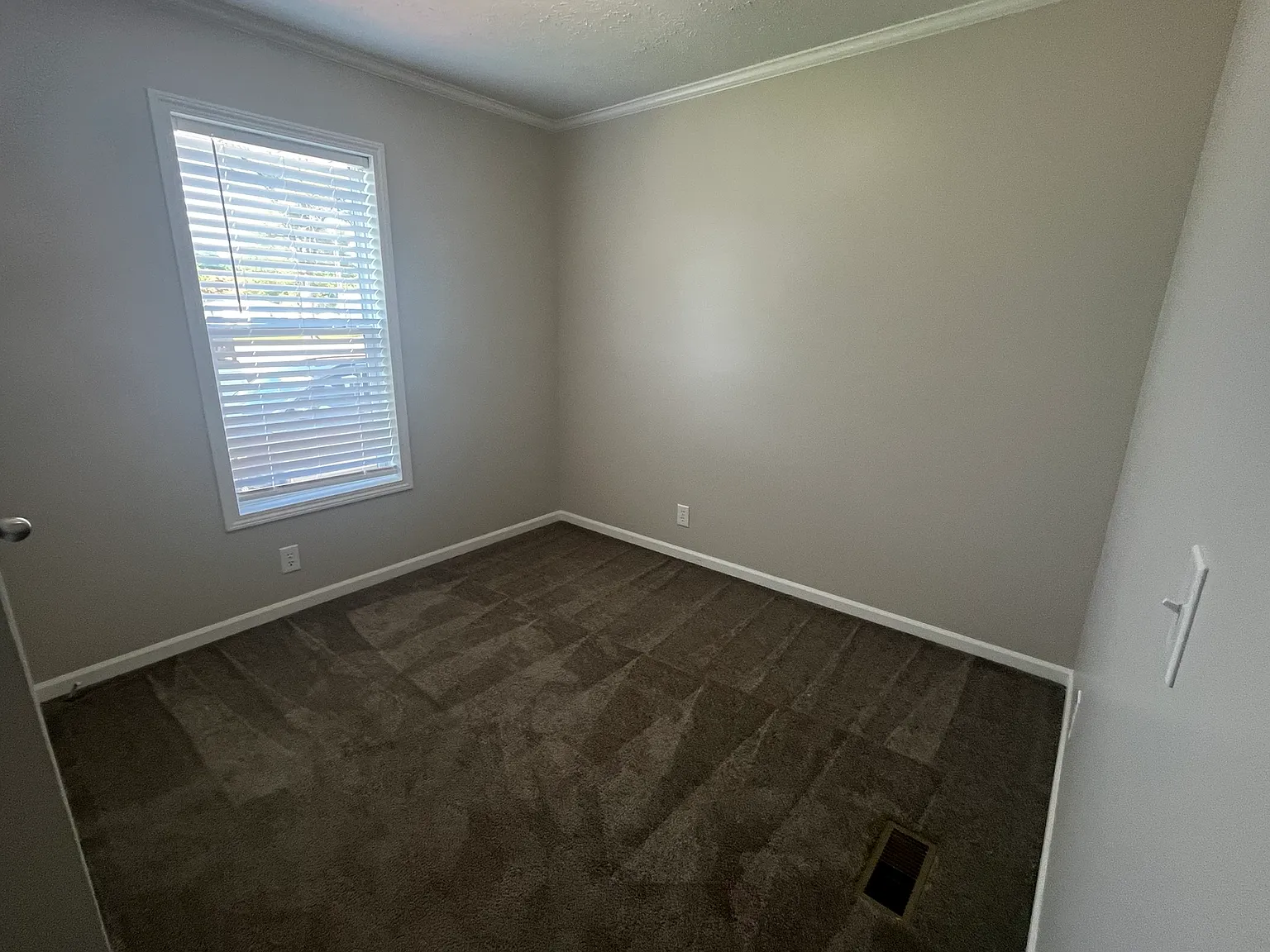 3 bed, 1152 sqft, $1,629 — Photo 4