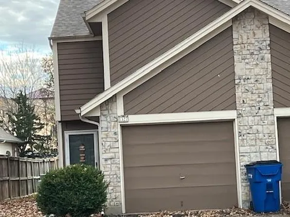 1327 NW Jefferson Ct, Blue Springs, MO 64015