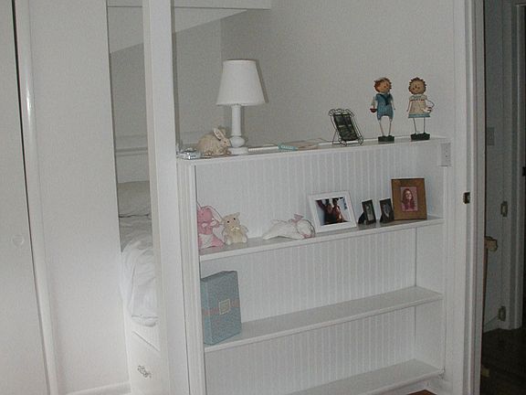 2nd BR w/ built in bookshelf & bed