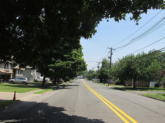 4th image of 39-24 Morlot Ave