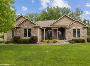 16103 Plum Dr, Urbandale, IA 50323