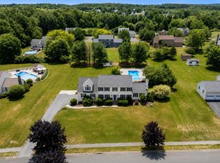 132 Tipperary Dr, Northbridge, MA 01534