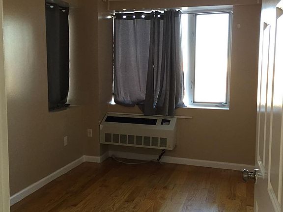 4th image of 3907 Prince St Floor 13
