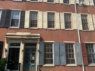 713 Pine St #1F, Philadelphia, PA 19106