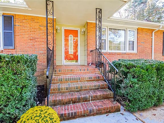 5th image of 11042 Palmwood Cir