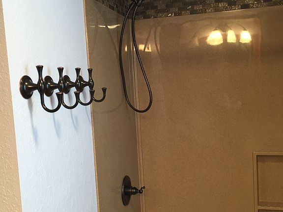 Full bath upper level
