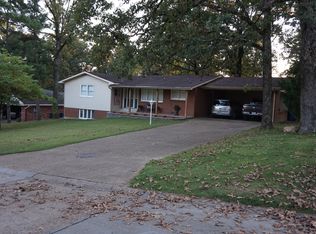 2015 Woodhaven Rd, Poplar Bluff, MO 63901