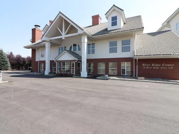 29 S River Ridge Dr NW #415, Medicine Hat, AB T1A 8V3