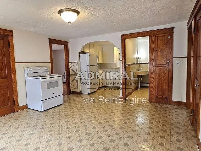 52 Washington St #A — Photo 2