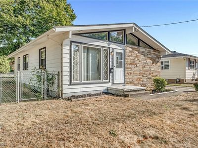 2863 Burnside St, Akron, OH, 44312