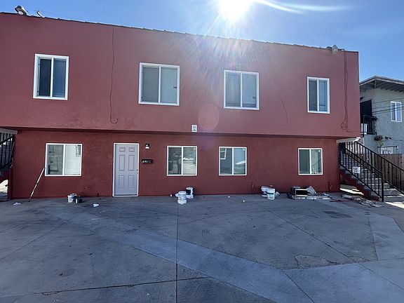 2nd image of 1132 E Hyde Park Blvd #B