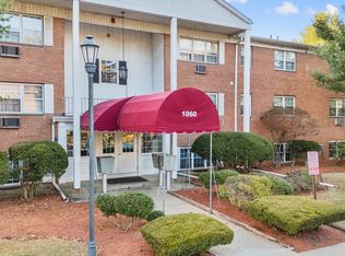 1060 New Haven Ave APT 11, Milford, CT 06460