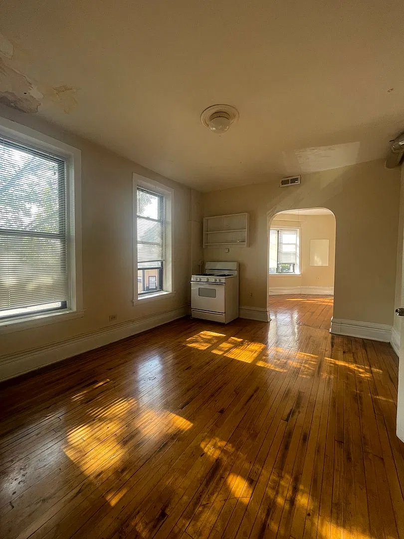 2065 Coulter St & 2409-11 S Hoyne Ave — Photo 2