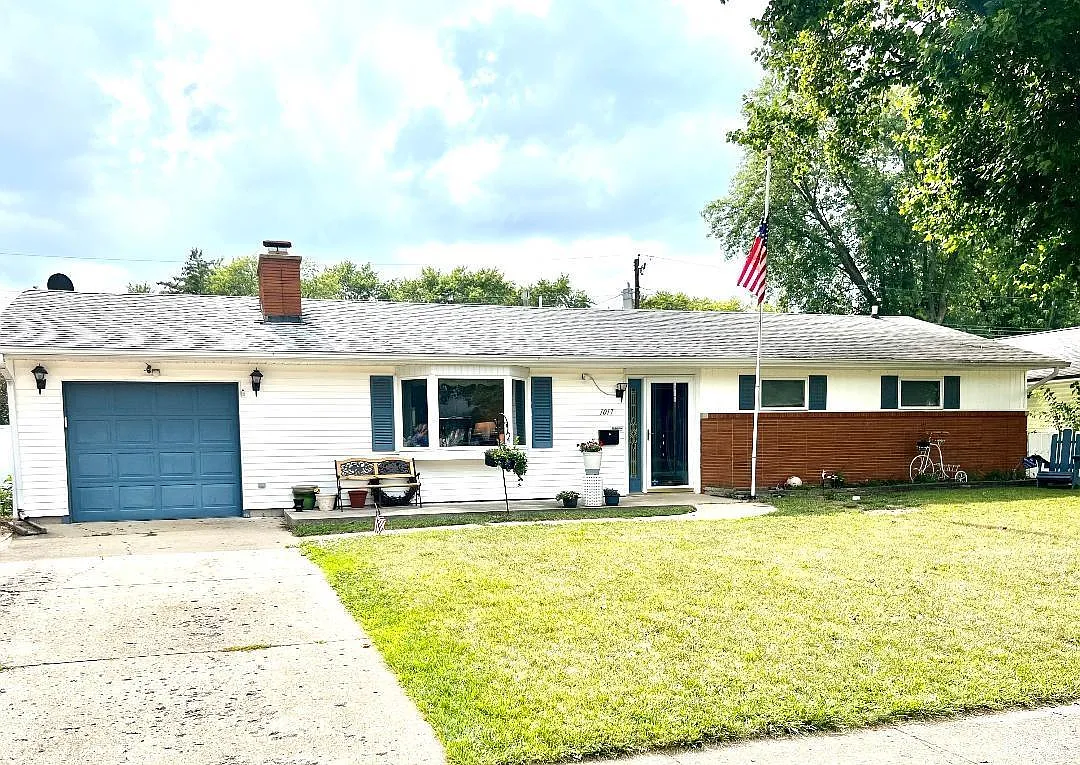 1017 N Lincolnshire Blvd photo 1