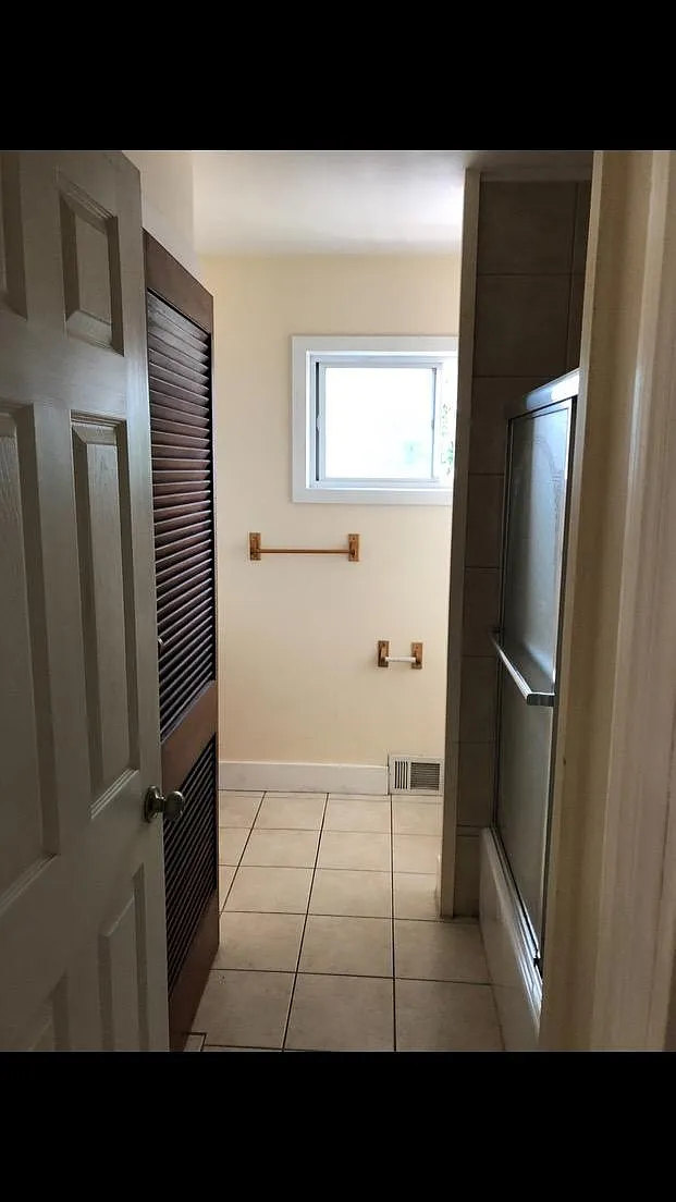 3 bed, 1007 sqft, $2,400 — Photo 4