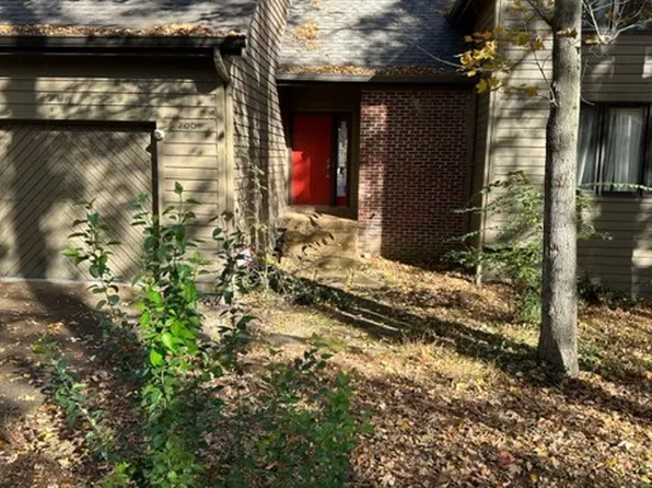 700 Harpeth Trace Dr, Nashville, TN 37221