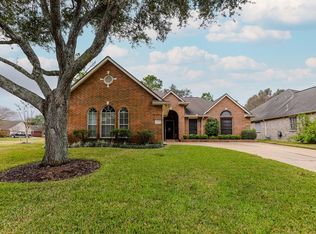 714 Country Meadows Dr, Pearland, TX 77584