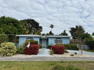 9825 SW 54th St, Miami, FL 33165