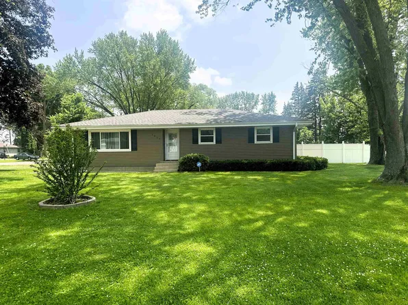 1517 Juniper Ln, Machesney Park, IL 61115