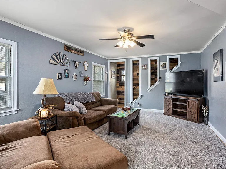 806 N Mason St — Photo 6