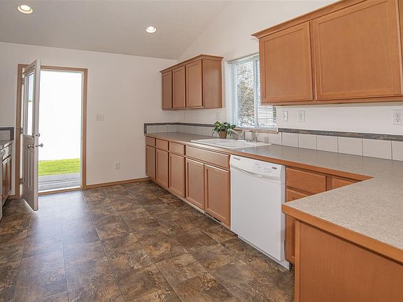 5th image of 106 S Cavalier Ln